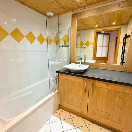 Adele - Pied Des Pistes A St Martin De Belleville Mae-4934